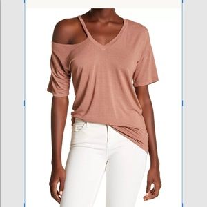 NYTT Cut out v neck Knit top